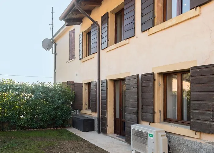 Giardino Di Corte * فيرونا